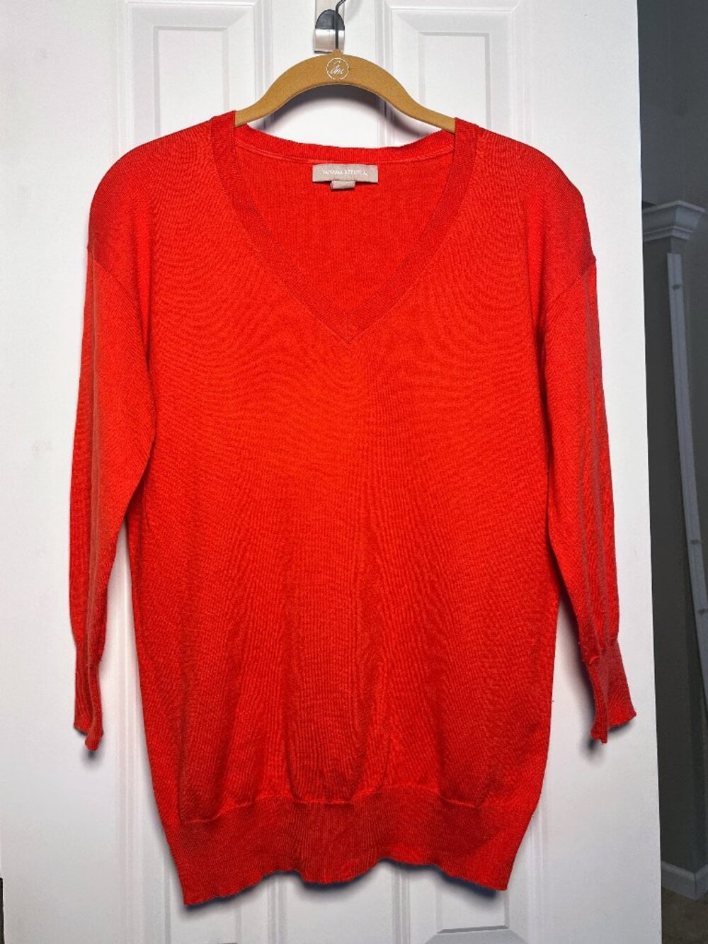Banana Republic Luxury Silk Blend V Neck Knit Sweater Classic Pullover